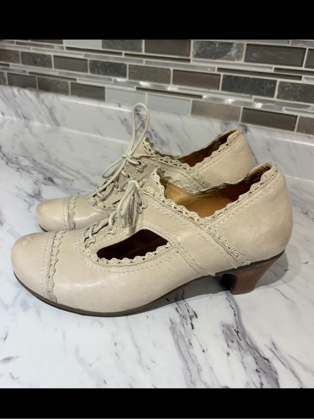 Brako Leather Lace Up Oxford Anatomic Collection Cutout Heels made in Spain